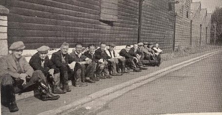 Enjoying lunch in the sun Photo: Morlands Magazine Spring 1953